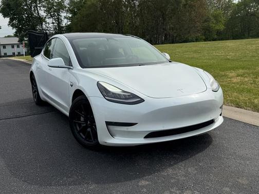White 2020 Tesla Model 3 Standard Range Plus