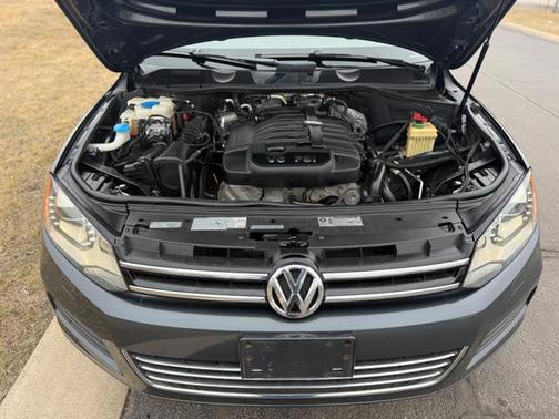 2012 Volkswagen Touareg VR6 Lux