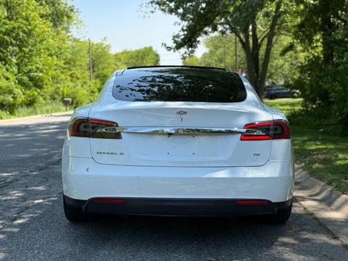 2016 Tesla Model S 70