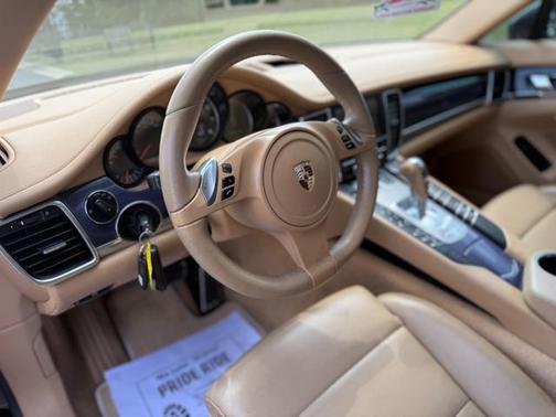 2011 Porsche Panamera 4
