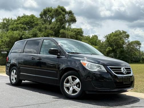 2010 Volkswagen Routan SE