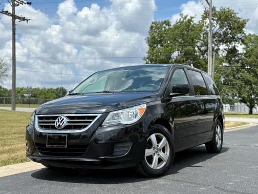 2010 Volkswagen Routan SE