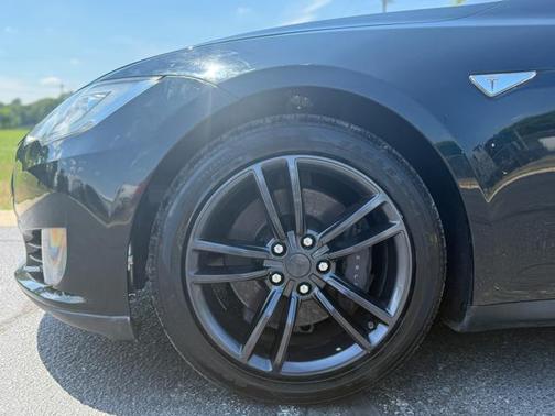 2015 Tesla Model S 85