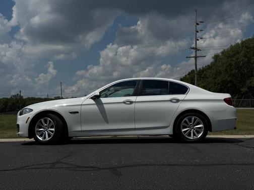 2015 BMW 528 2015 BMW 528i