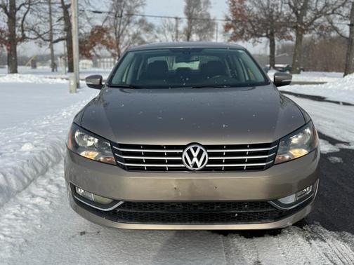 2015 Volkswagen Passat 3.6L V6 DSG SEL Premium