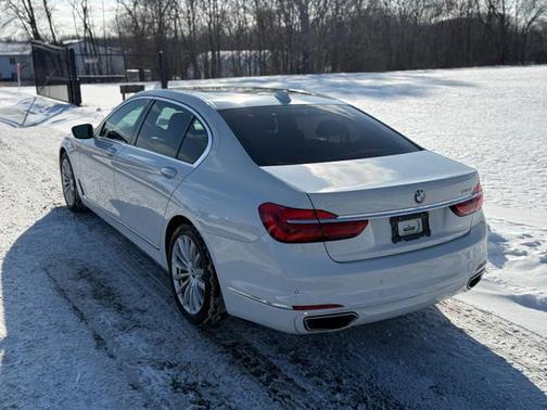 2016 BMW 740 740i