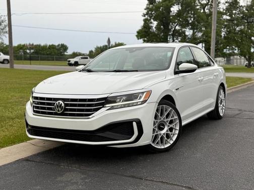 2021 Volkswagen Passat 2.0T R-Line