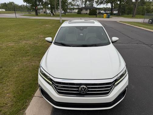 2021 Volkswagen Passat 2.0T R-Line