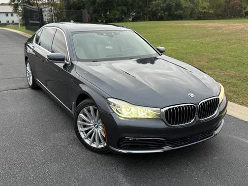 2016 BMW 740 740i