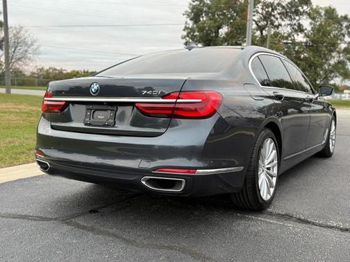 2016 BMW 740 740i