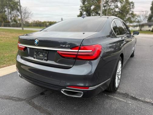2016 BMW 740 740i