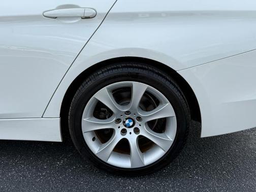 White 2013 BMW 328 328i Sedan