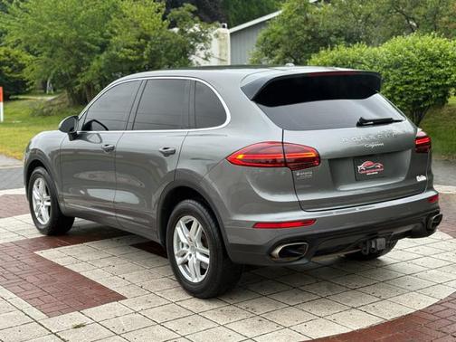 2018 Porsche Cayenne Base