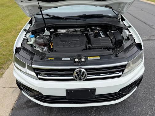 Pure White 2021 Volkswagen Tiguan 2.0T SE