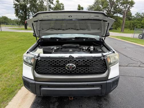 Super White 2019 Toyota Tundra SR5