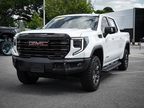 Summit White 2025 GMC Sierra 1500 AT4X