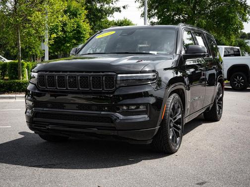 Diamond Black Crystal Pearlcoat 2024 Jeep Grand Wagoneer Series III Obsidian