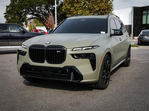 2025 BMW X7 M60i