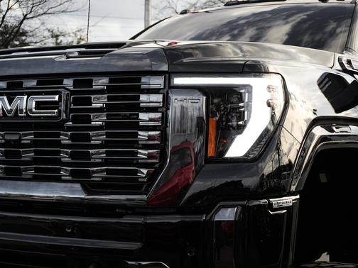 Onyx Black 2024 GMC Sierra 2500 Denali Ultimate