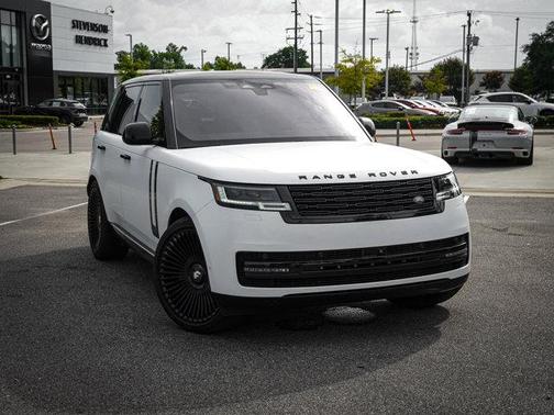 2023 Land Rover Range Rover SE