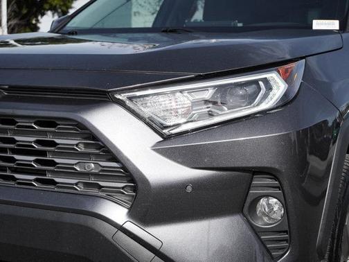 2019 Toyota RAV4 Hybrid SE