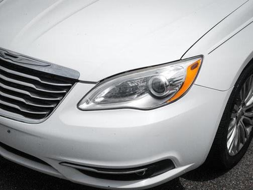 2013 Chrysler 200 Limited