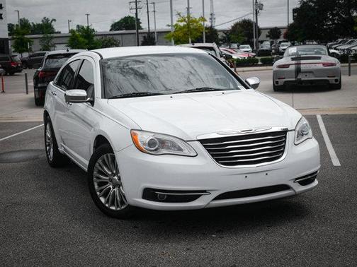 2013 Chrysler 200 Limited