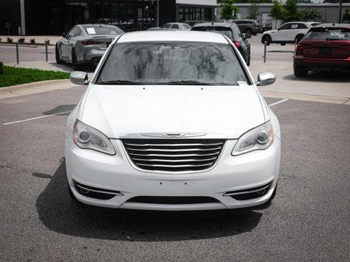 2013 Chrysler 200 Limited