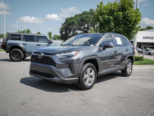 2022 Toyota RAV4 XLE