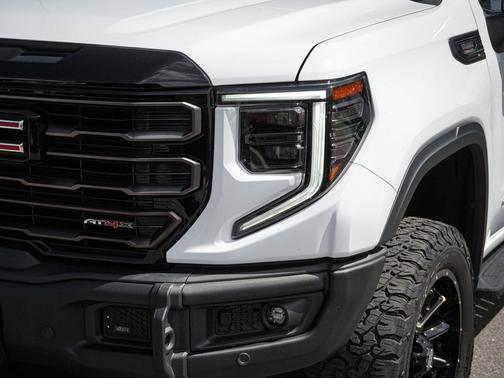 Summit White 2024 GMC Sierra 1500 AT4X