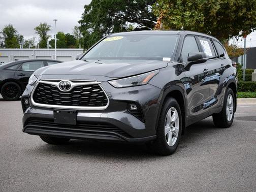 2023 Toyota Highlander LE