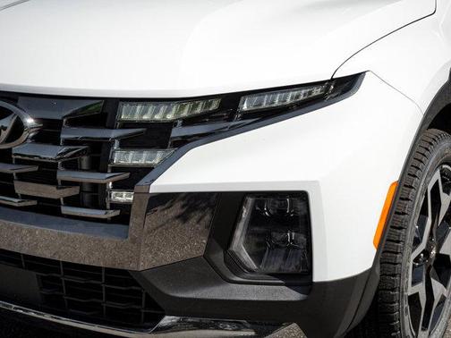 Ice White 2022 Hyundai SANTA CRUZ Limited