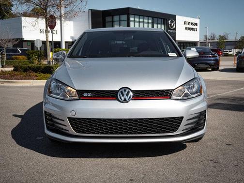 2016 Volkswagen Golf GTI 2.0T SE 4-Door