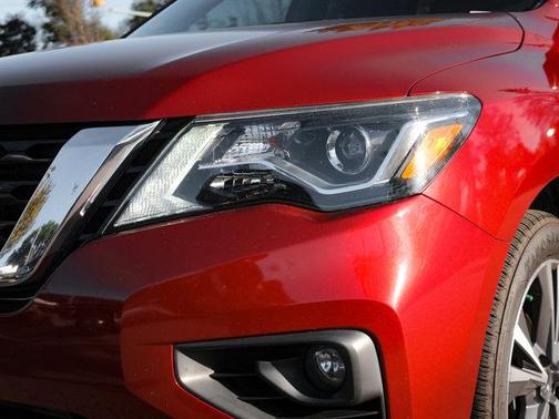 2017 Nissan Pathfinder Platinum