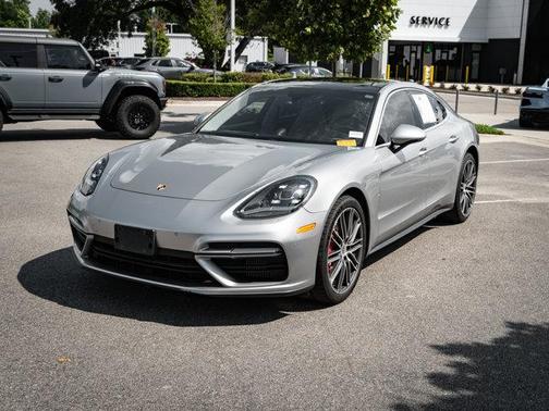 2017 Porsche Panamera Turbo