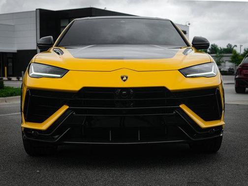 2023 Lamborghini Urus Performante