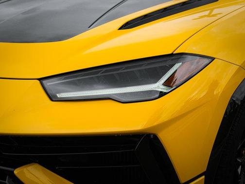 2023 Lamborghini Urus Performante