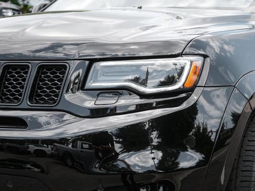 Diamond Black Crystal Pearlcoat 2018 Jeep Grand Cherokee Trackhawk