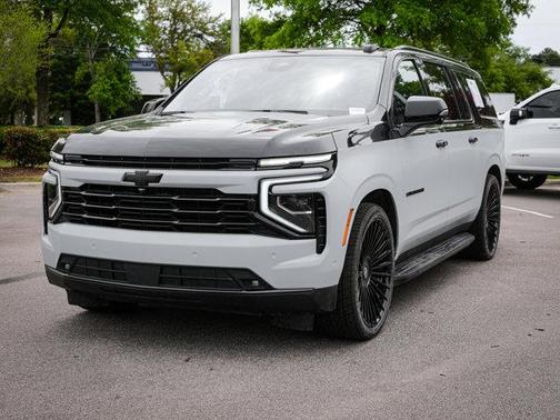2025 Chevrolet Suburban LT