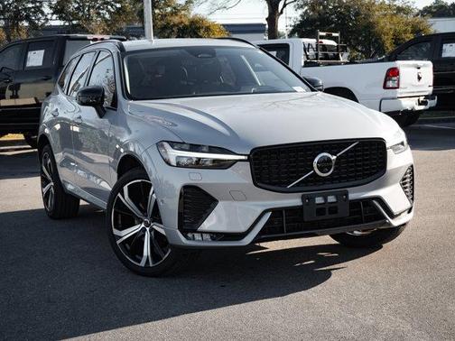 2023 Volvo XC60 Ultimate Dark Theme