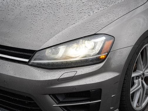 2015 Volkswagen Golf R 4-Door w/DCC & Navigation