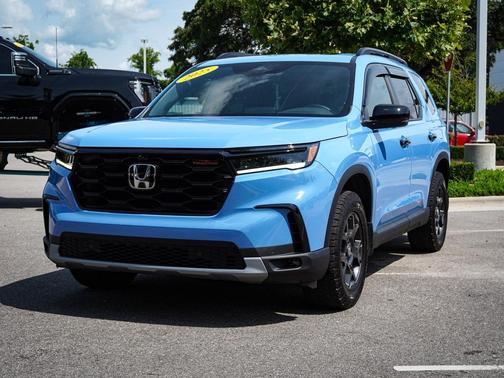 Diffused Sky Pearl 2025 Honda Pilot TrailSport