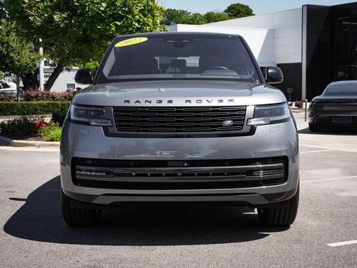 Eiger Grey Metallic 2023 Land Rover Range Rover SE