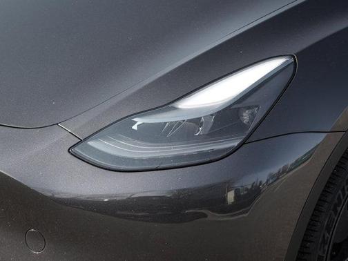 2024 Tesla Model Y Performance