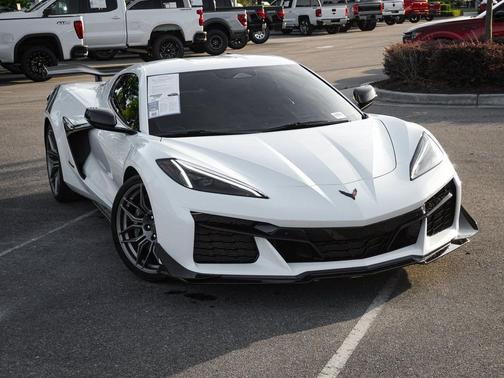 Arctic White 2024 Chevrolet Corvette Z06