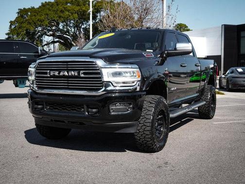 Diamond Black Crystal Pearlcoat 2020 RAM 2500 Laramie