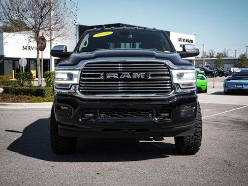 Diamond Black Crystal Pearlcoat 2020 RAM 2500 Laramie
