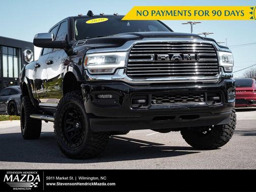 Diamond Black Crystal Pearlcoat 2020 RAM 2500 Laramie