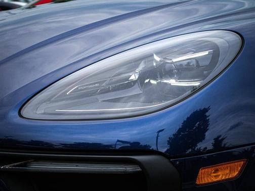 2022 Porsche Macan Base
