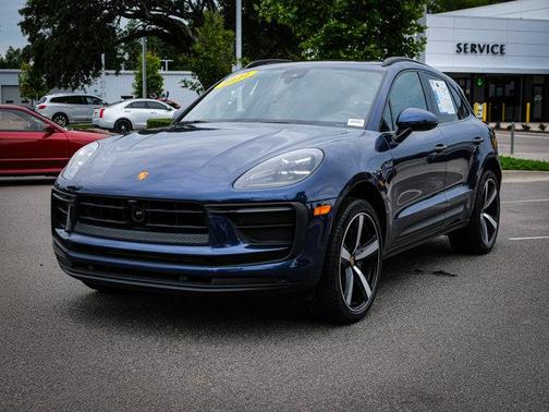 2022 Porsche Macan Base